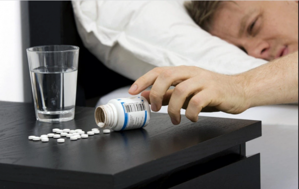 Uống thuốc ngủ có tốt không? Nguyên nhân và tác hại của mất ngủ kéo dài